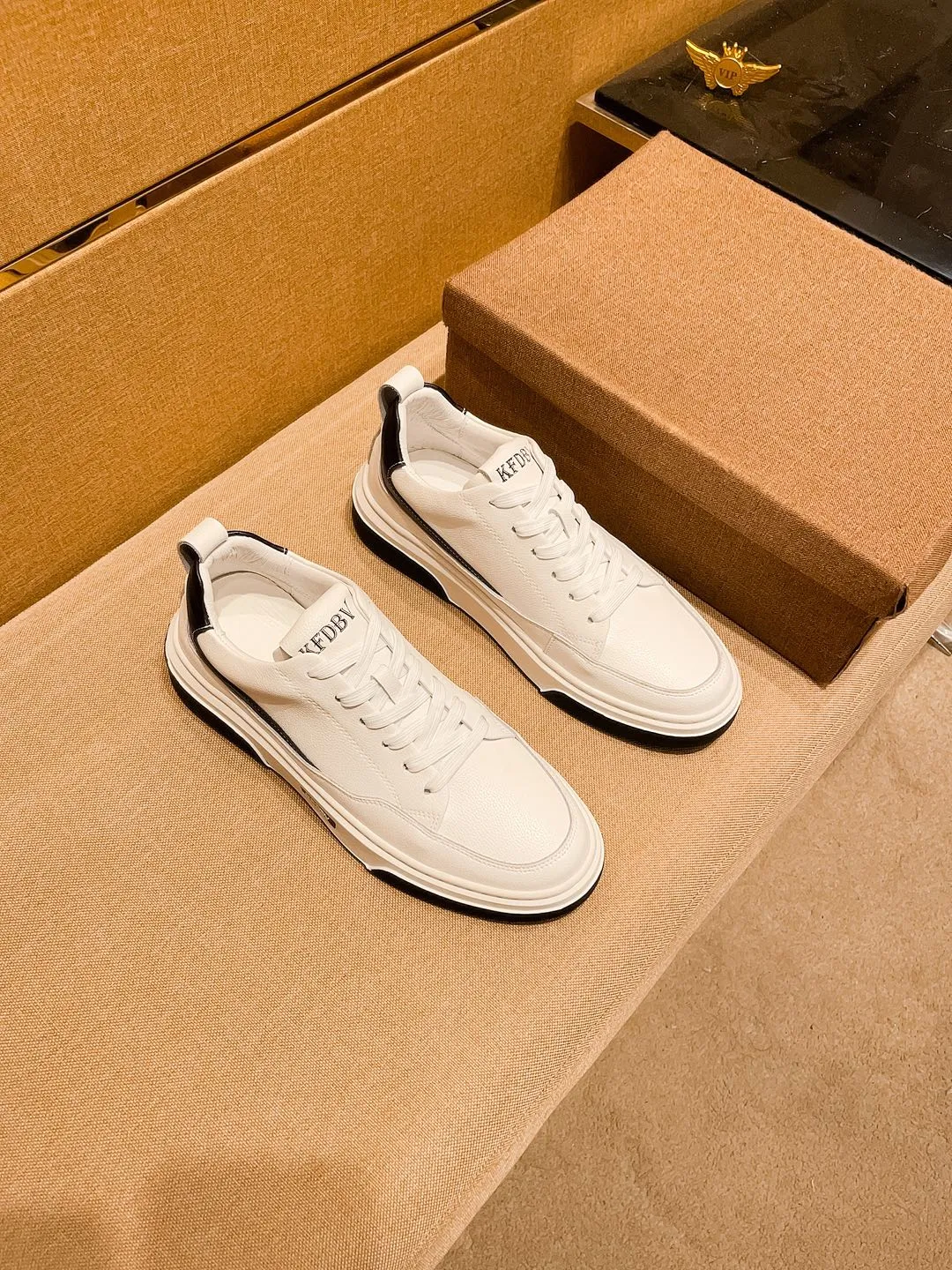 Men's shoes 💰 420💰【BV】🔥 High-end men's shoes brand official website 1:1 latest masterpiece: the upper is made of Italian imported first-layer cowhide with a comfortable and breathable lining➕original non-slip and wear-resistant outsole🔥, making walking more convenient and comfortable! An exclusive new model, a stunning work, a beautiful 1:1 replica [color] compared to the official quality! Create a fashionable personality to set off your uniqueness! A must-have for trendy men! Classic🔥Size: 38-44 Color: 🔥Multiple colors available🔥.